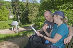 Bensheim bei der Weinlagenwanderung - stille Plaetzchen waren begehrt  - BIld: Thomas Neu