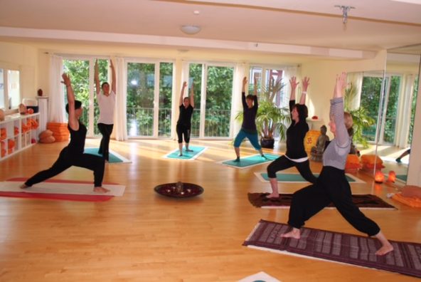 Erholsamer Entspannungsabend mit Afterwork-Yoga im Studio für Körperbewusstsein in Bensheim