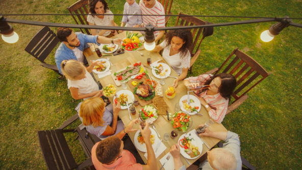 Grillen im schönen Garten